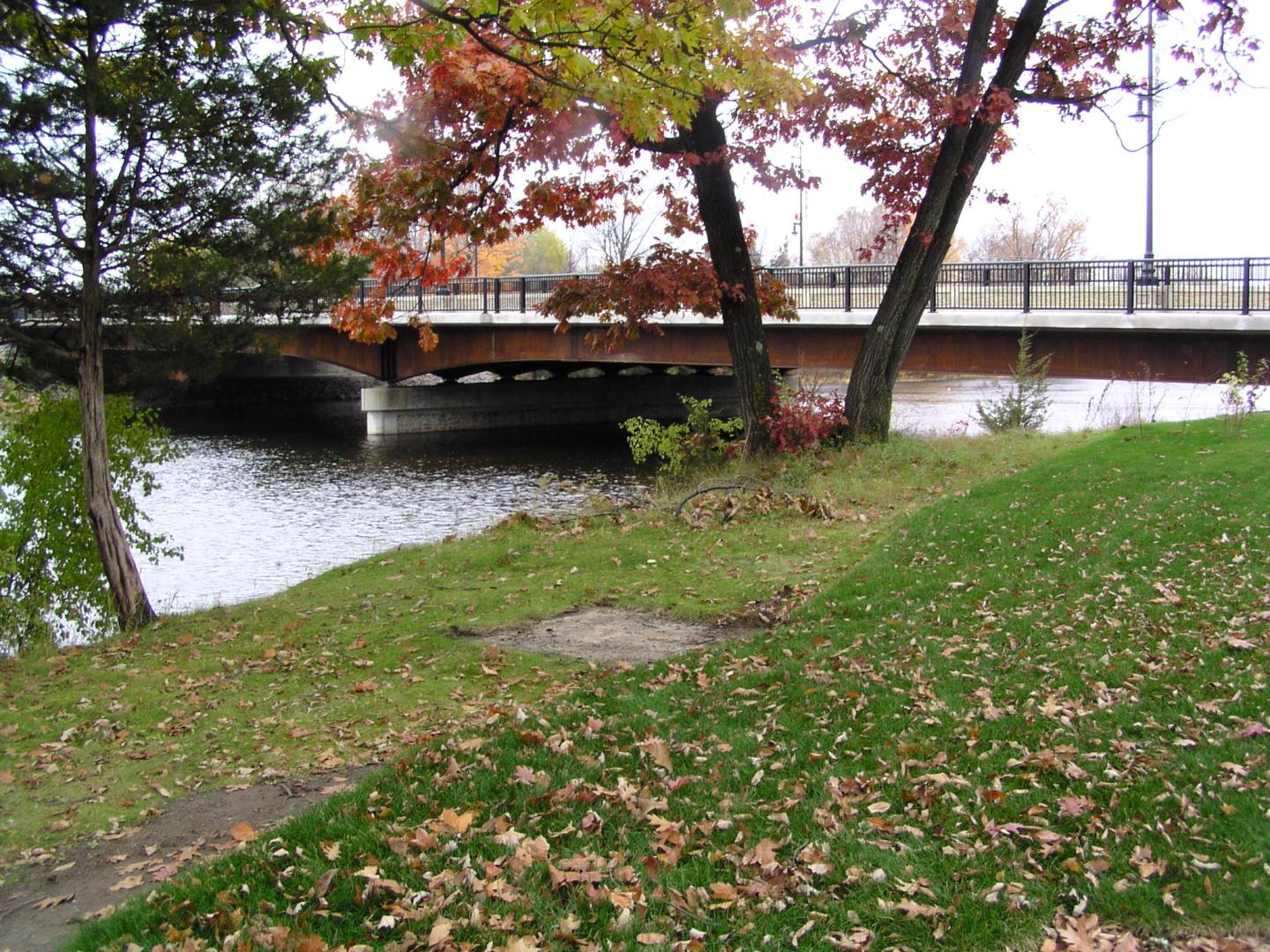 Image of Veterans Memorial Bridge